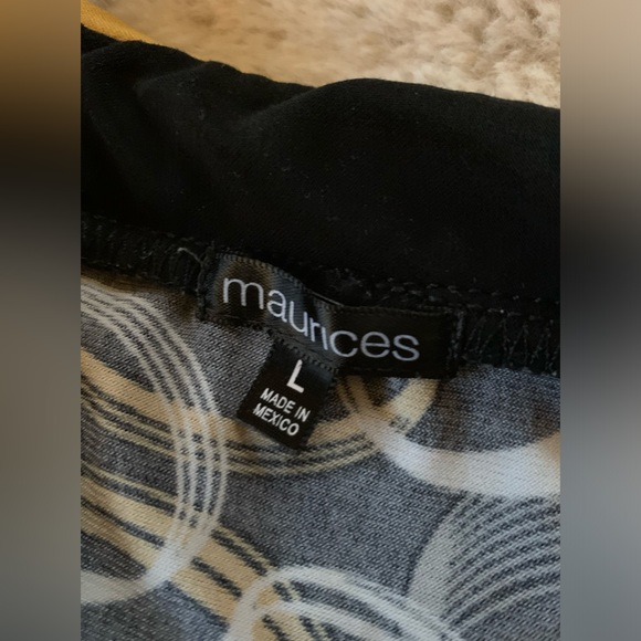 Cute little Maurices shirt - Picture 2 of 2